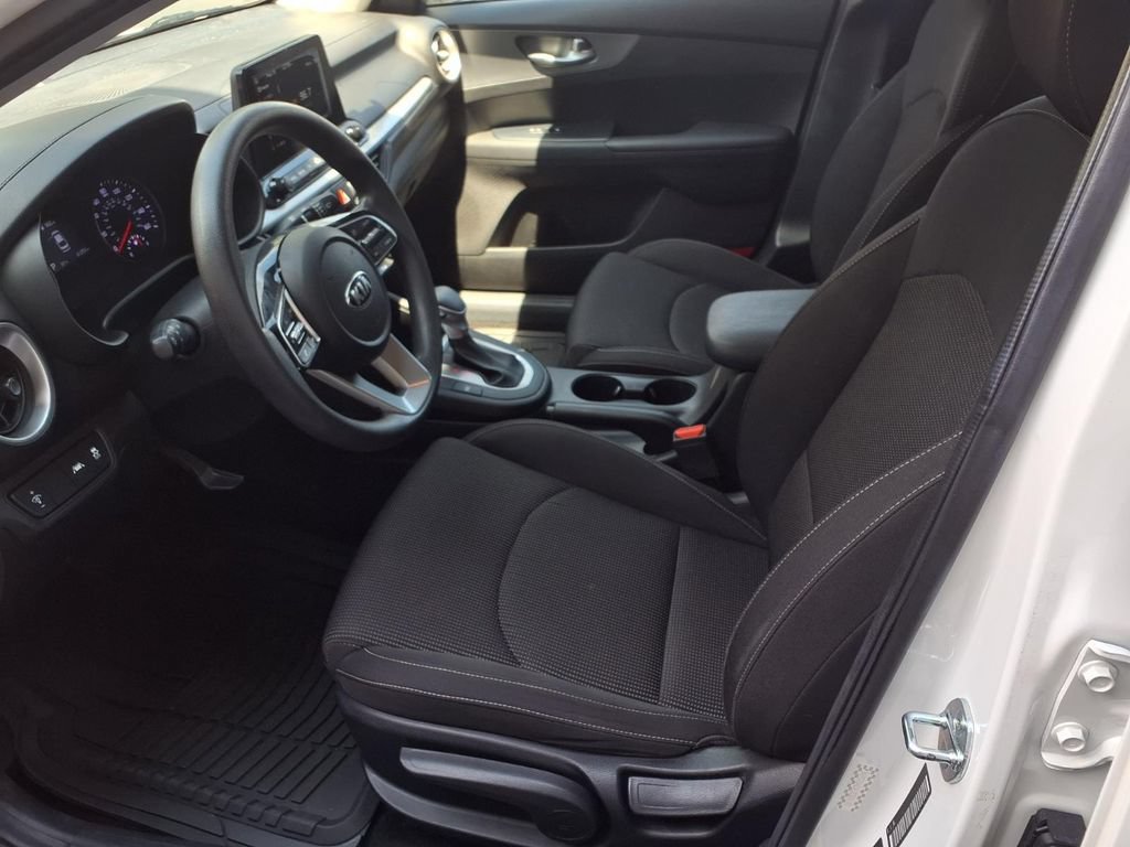 Used 2020 Kia Forte LXS FWD image 18