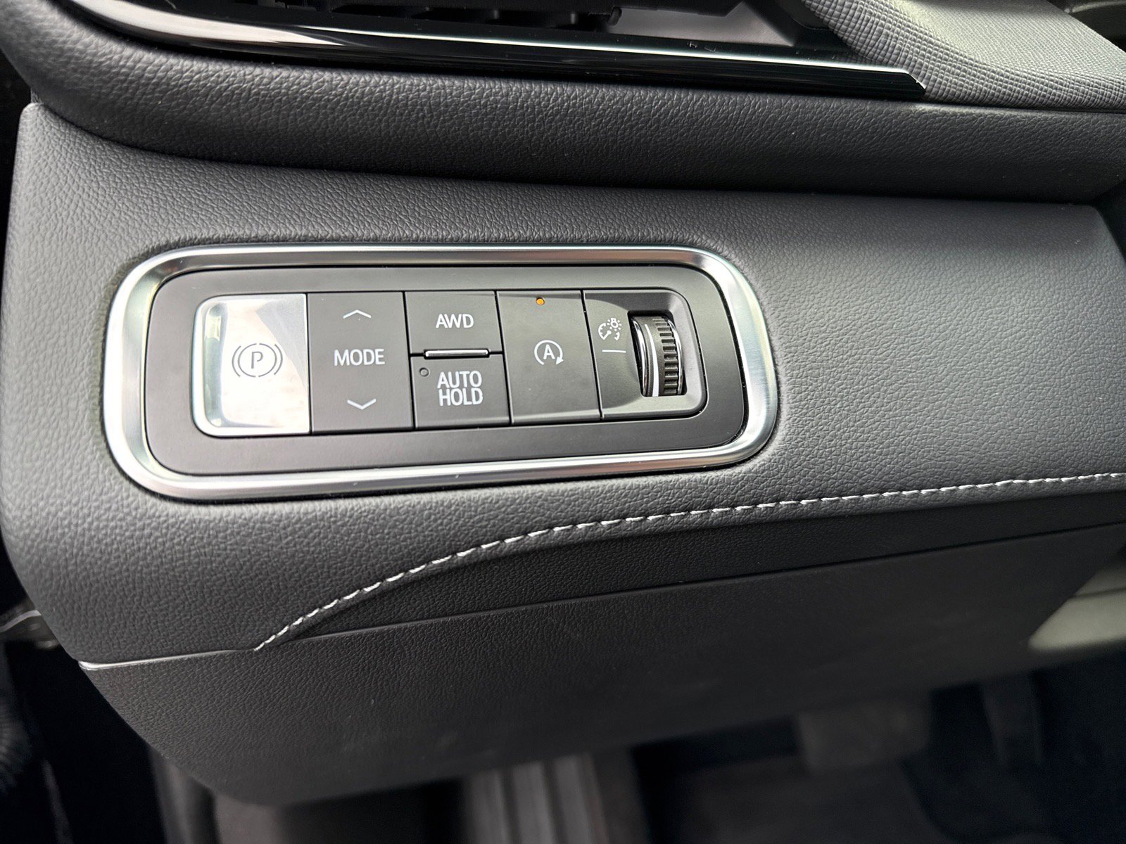 Used 2025 Buick Enclave Preferred image 23