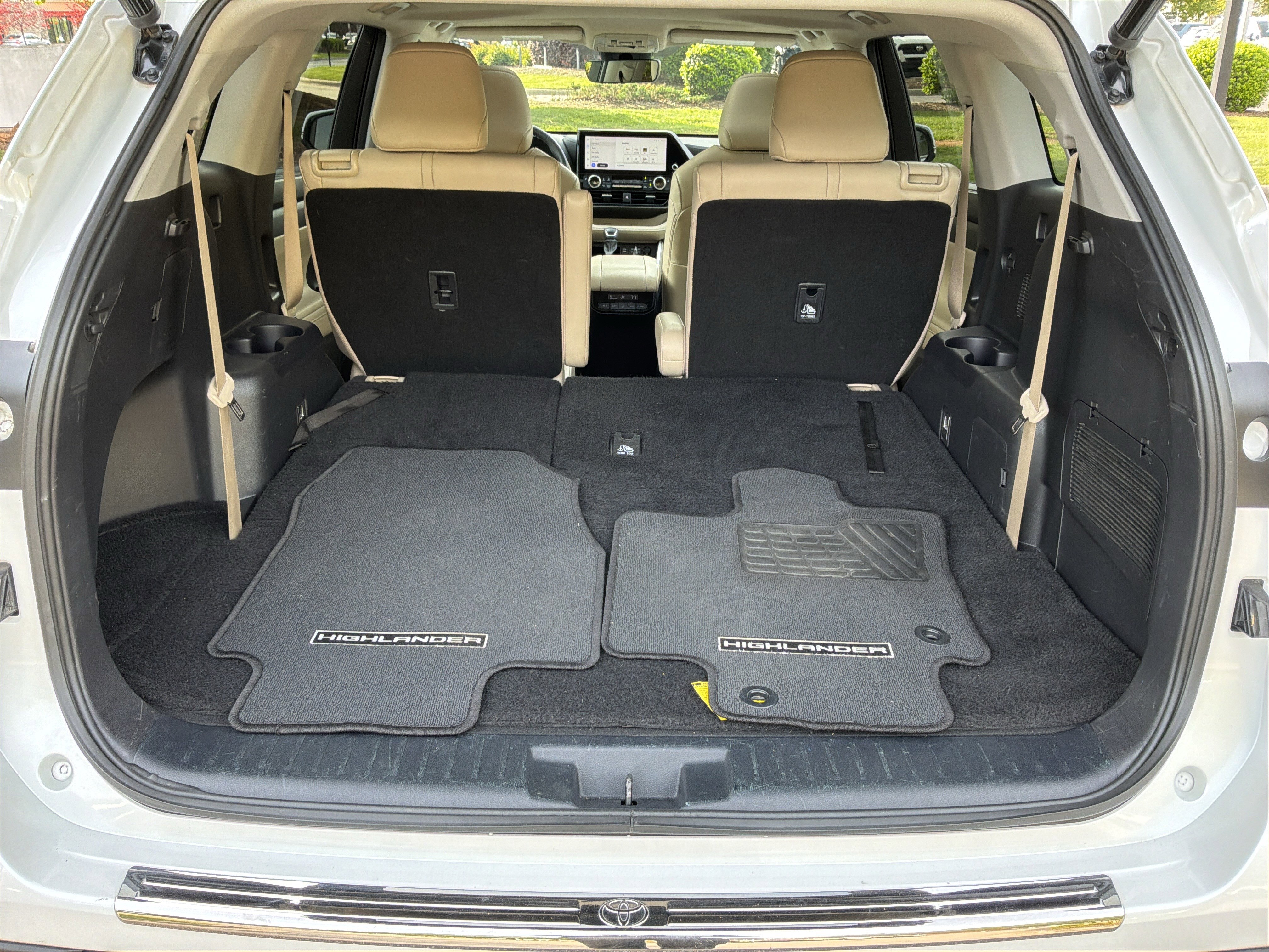 Used 2023 Toyota Highlander XLE image 34