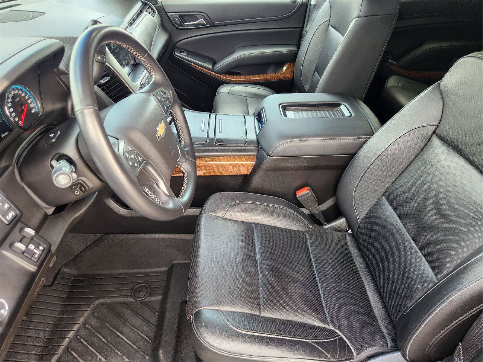 Used 2019 Chevrolet Tahoe Premier w/ RST 6.2L Performance Edition RWD image 13
