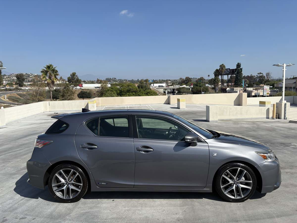 Used 2015 Lexus CT 200h image 43