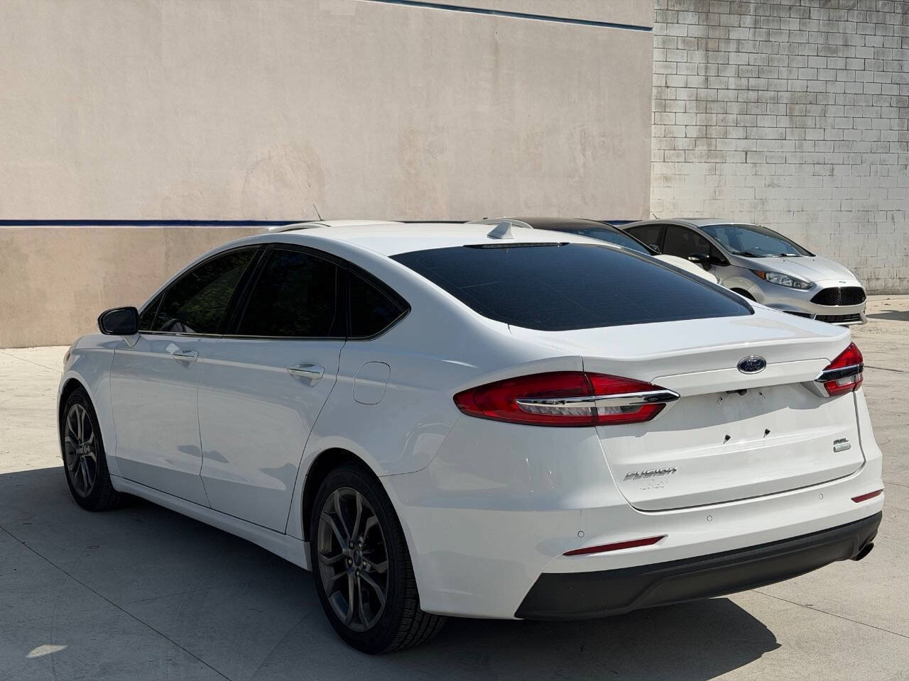 Used 2020 Ford Fusion SEL FWD image 4