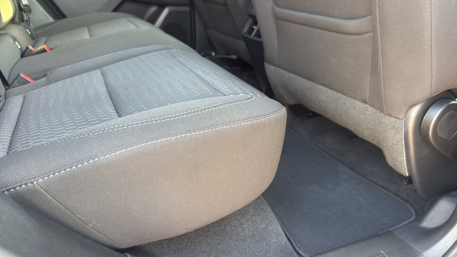 Used 2026 Chevrolet Equinox LT AWD/4WD image 23