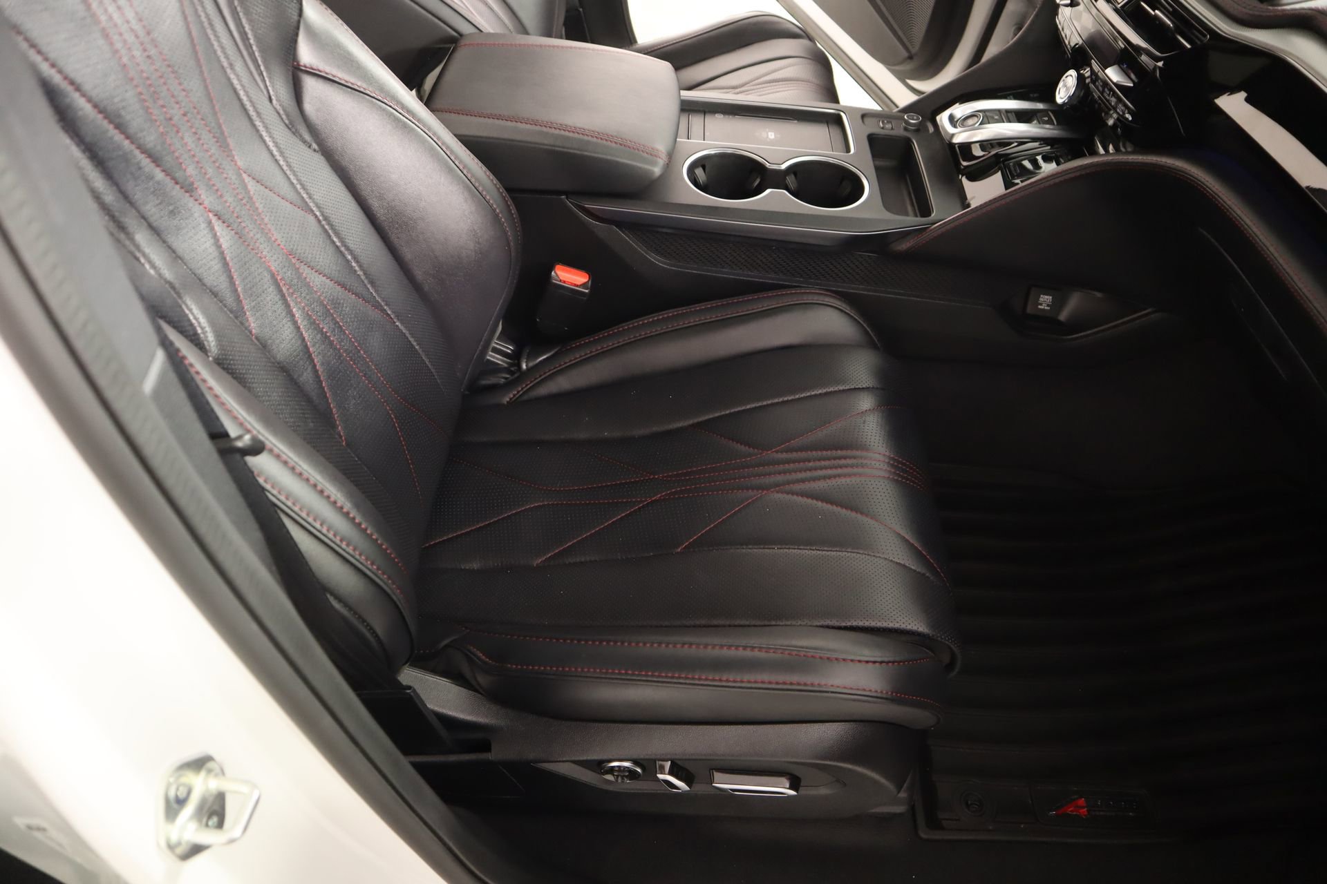 Used 2025 Acura MDX A-Spec image 13