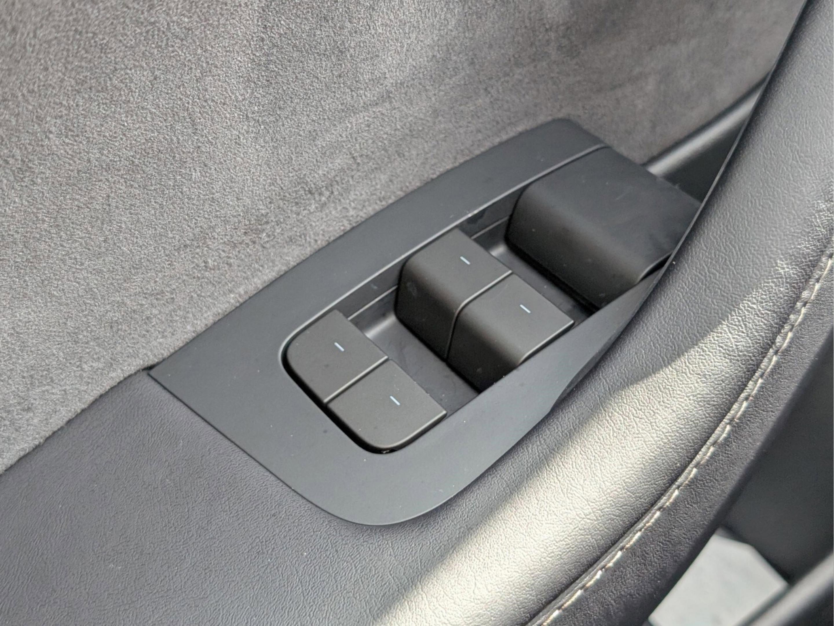 Used 2023 Tesla Model 3 Standard Range image 19