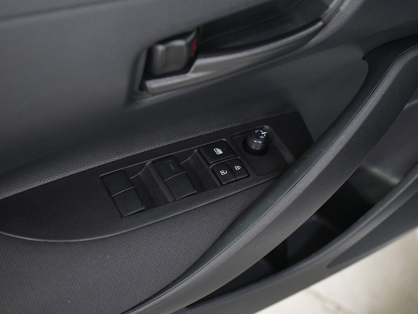 Used 2025 Toyota Corolla LE image 17