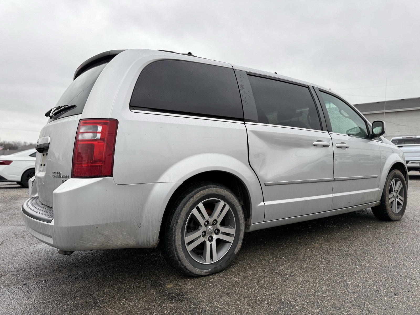 Used 2010 Dodge Grand Caravan SXT image 6