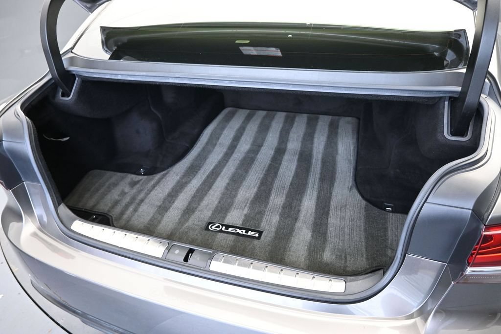 Used 2018 Lexus LS 500 w/ Interior Upgrade Package RWD image 24