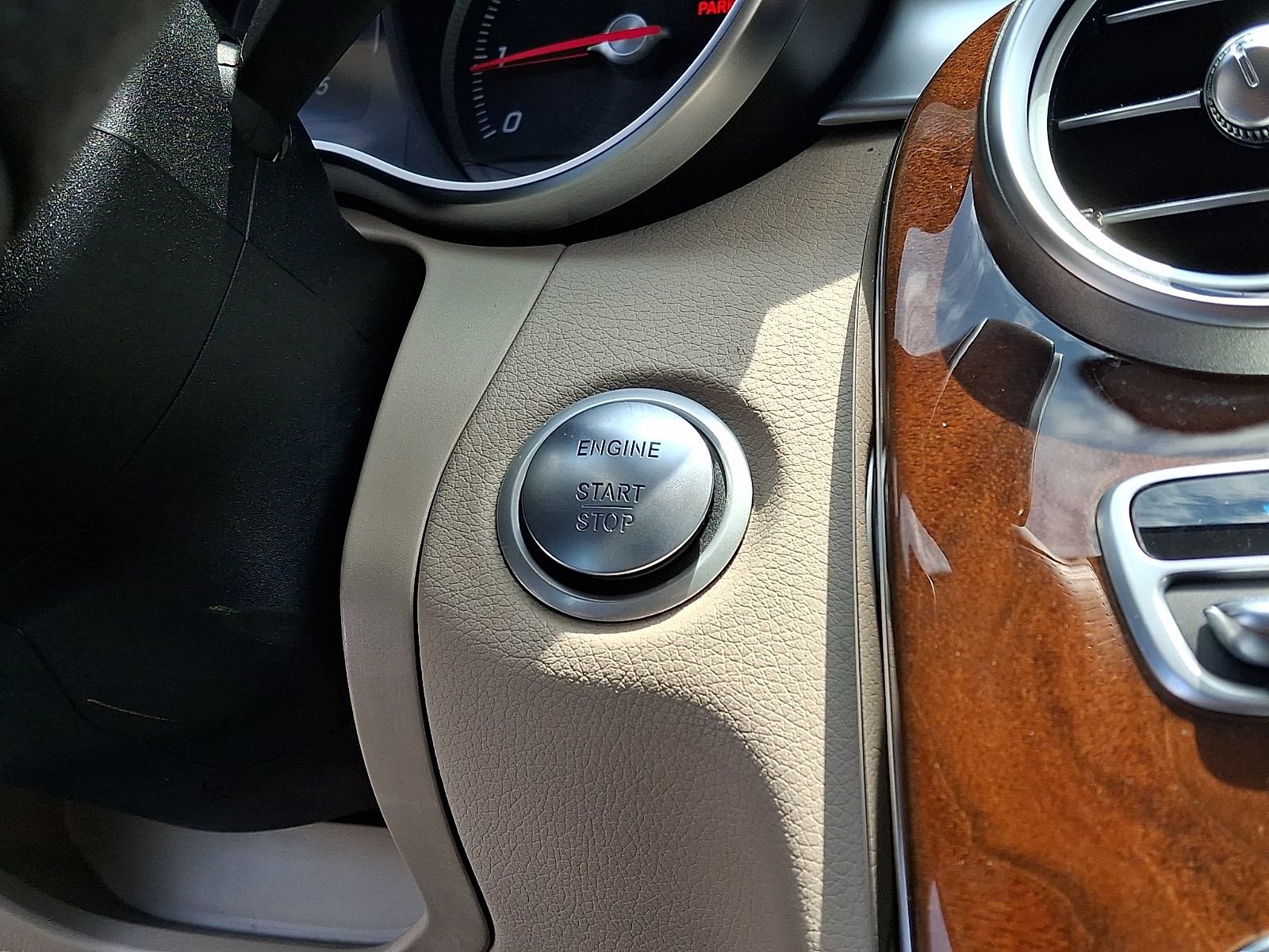 Used 2016 Mercedes-Benz C 300 4MATIC Sedan image 24