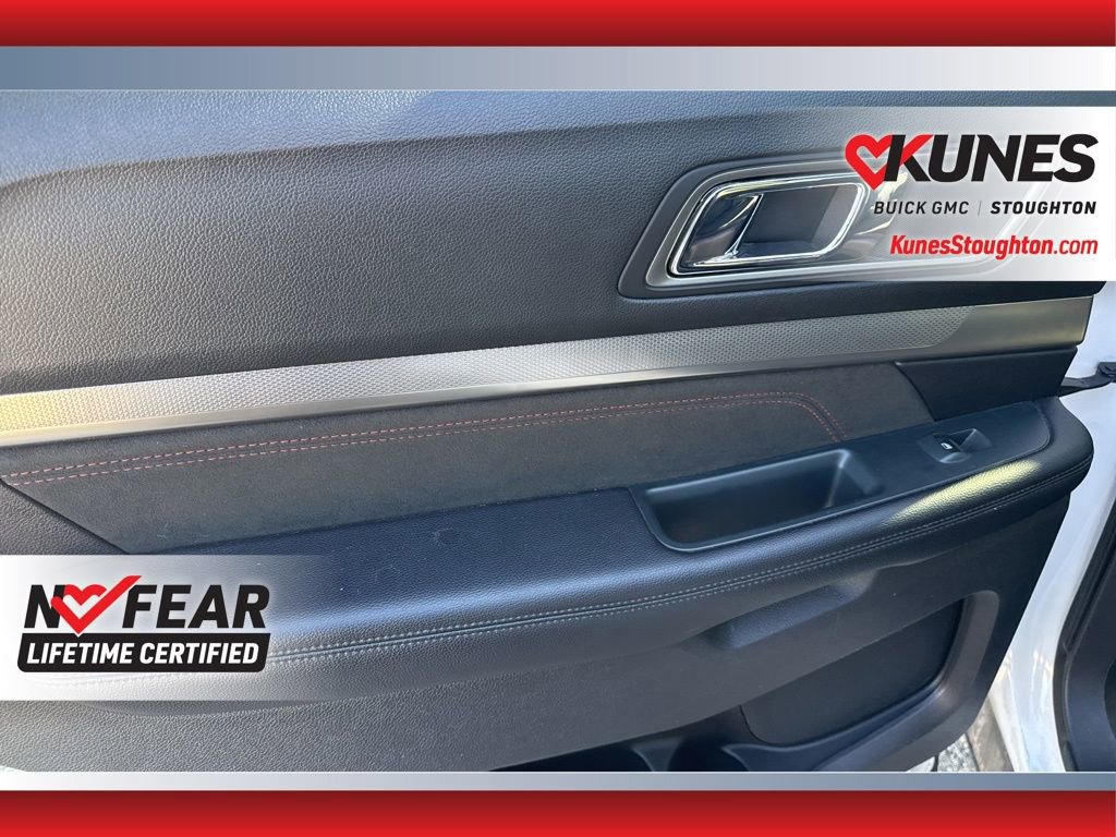 Used 2018 Ford Explorer XLT w/ XLT Appearance Package AWD/4WD image 38