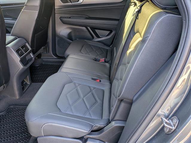 Used 2024 Volkswagen Atlas Cross Sport SE image 16