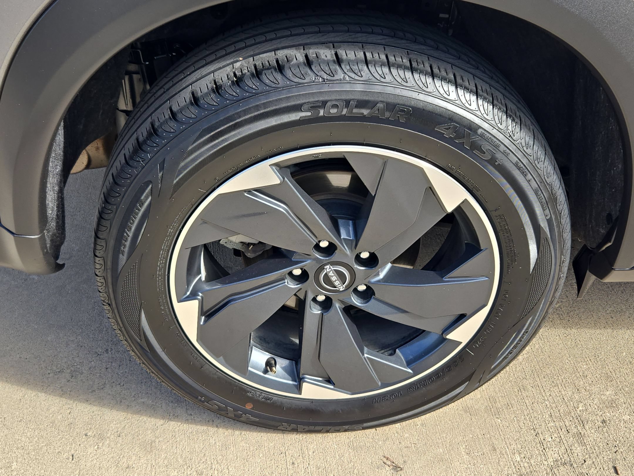 Certified 2025 Nissan Rogue SV FWD image 32