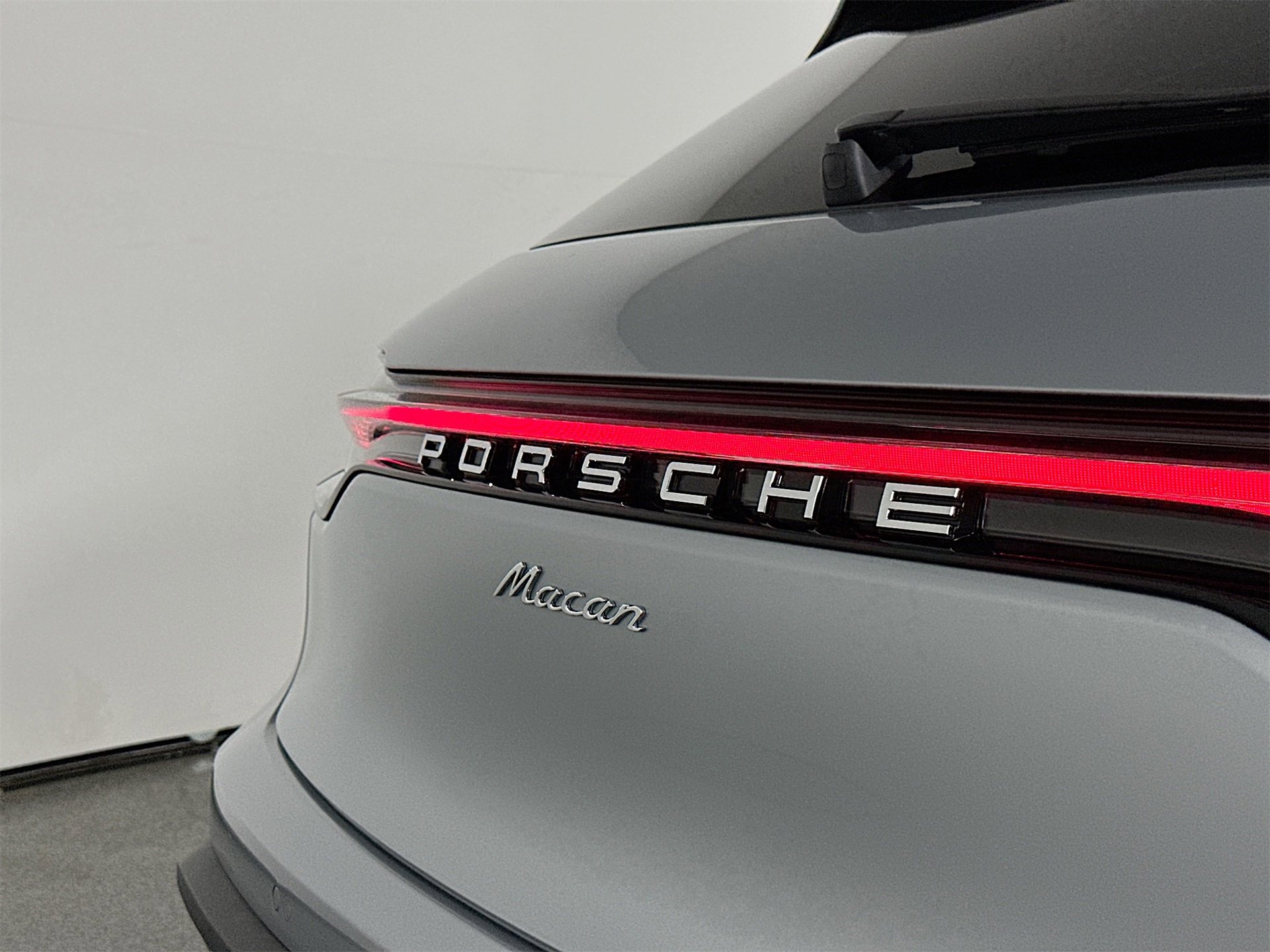 New 2026 Porsche Macan image 17