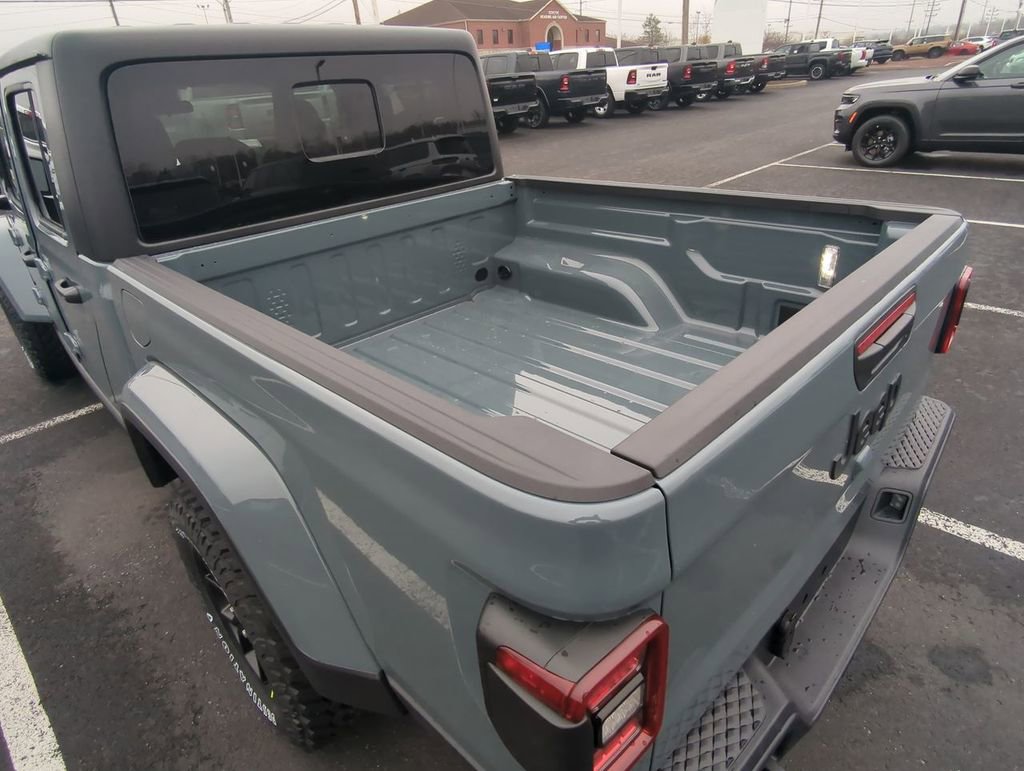 New 2026 Jeep Gladiator Sport AWD/4WD image 25
