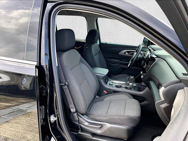 Used 2020 Chevrolet Traverse LS w/ LPO, Black Accent Package FWD image 9