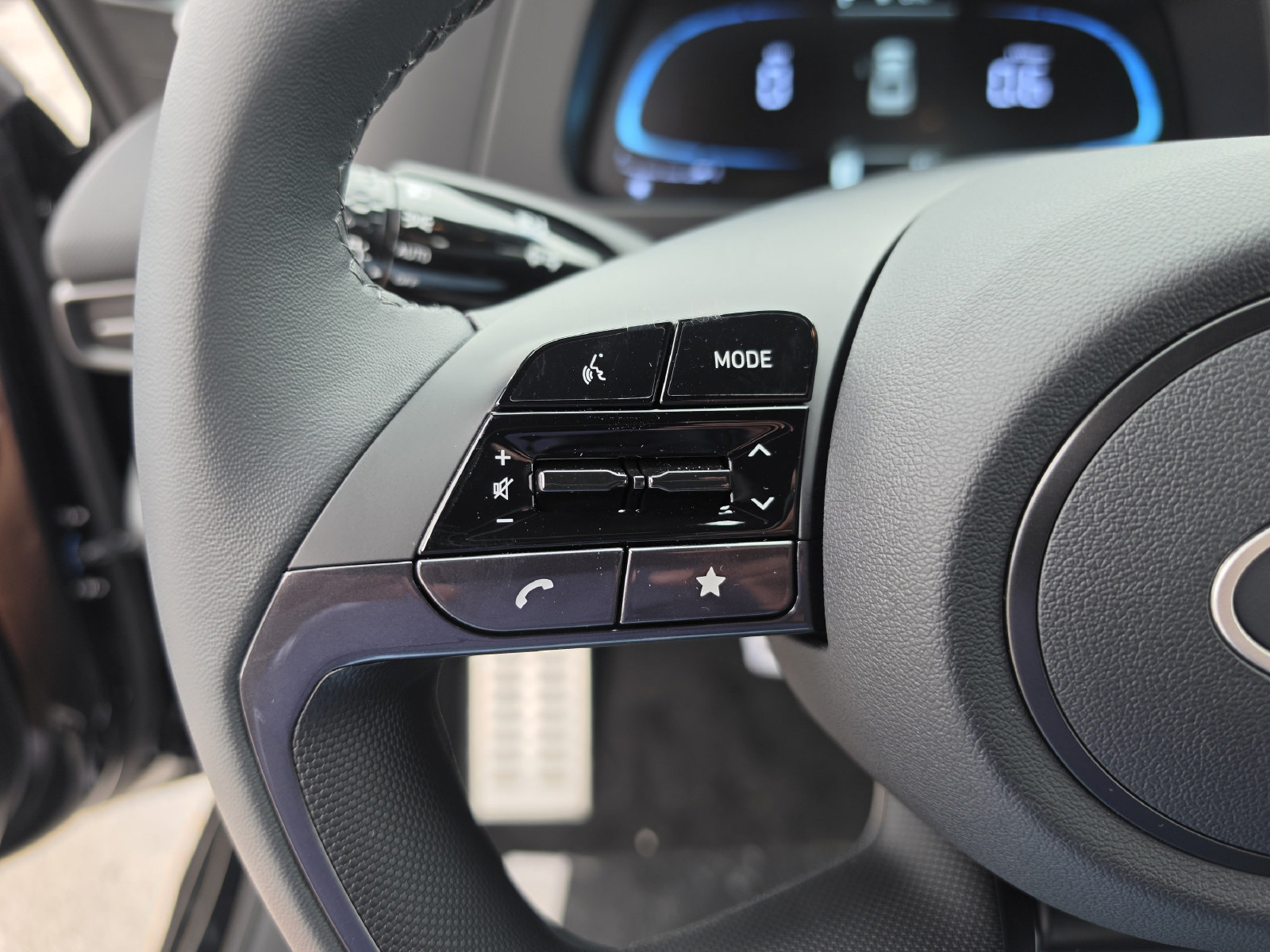 New 2026 Hyundai Elantra SEL Sport FWD image 30