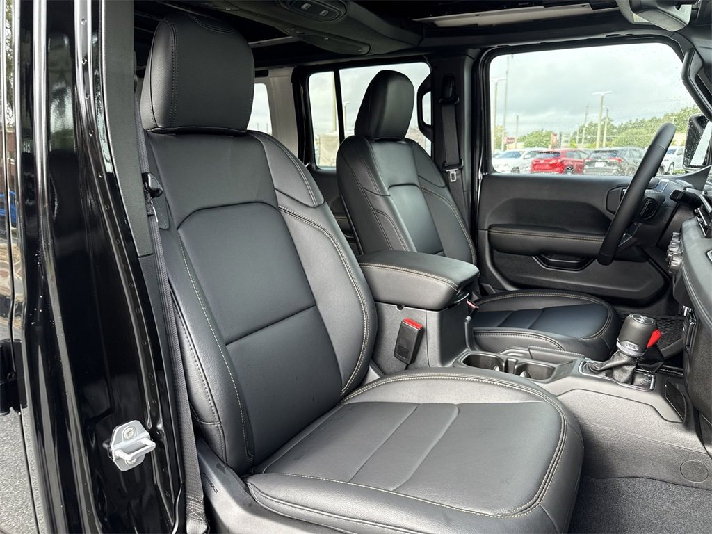 New 2025 Jeep Wrangler Sahara image 27