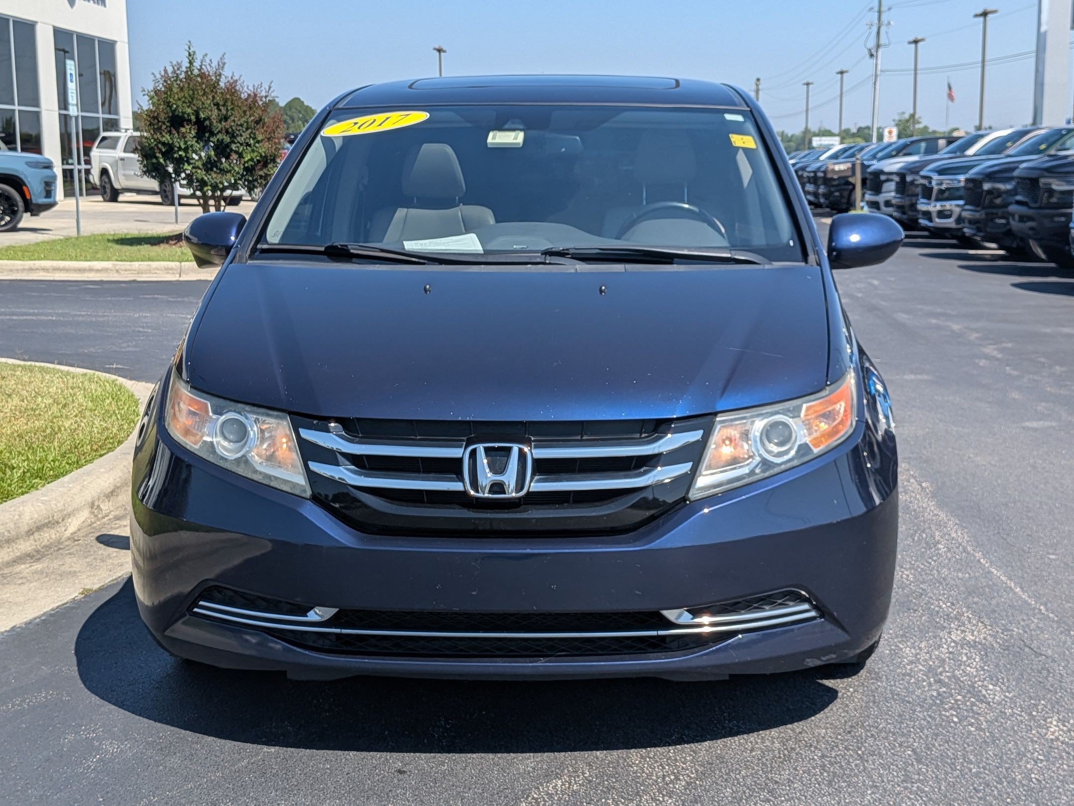 Used 2017 Honda Odyssey EX-L image 2