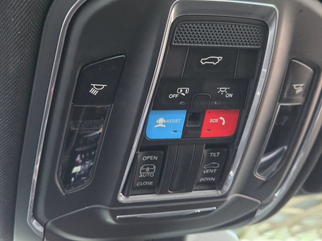 Certified 2022 Jeep Grand Cherokee Altitude AWD/4WD image 12