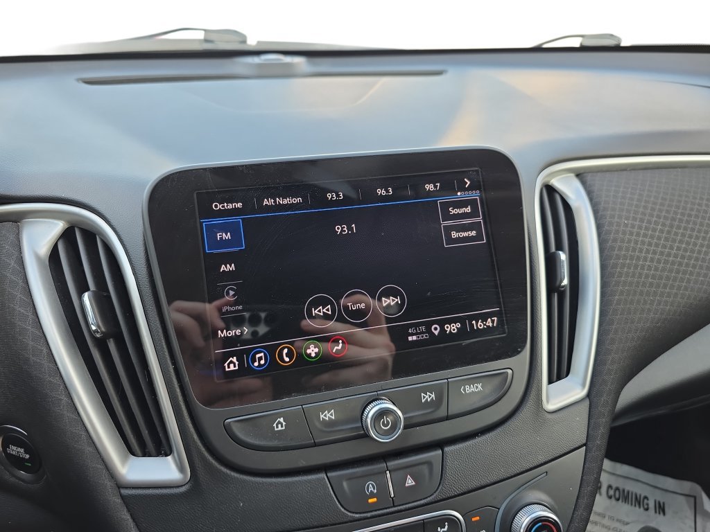 Used 2022 Chevrolet Malibu LT FWD image 21