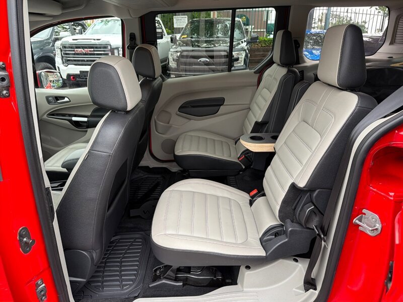 Used 2022 Ford Transit Connect Titanium w/ Trailer Tow Package image 21