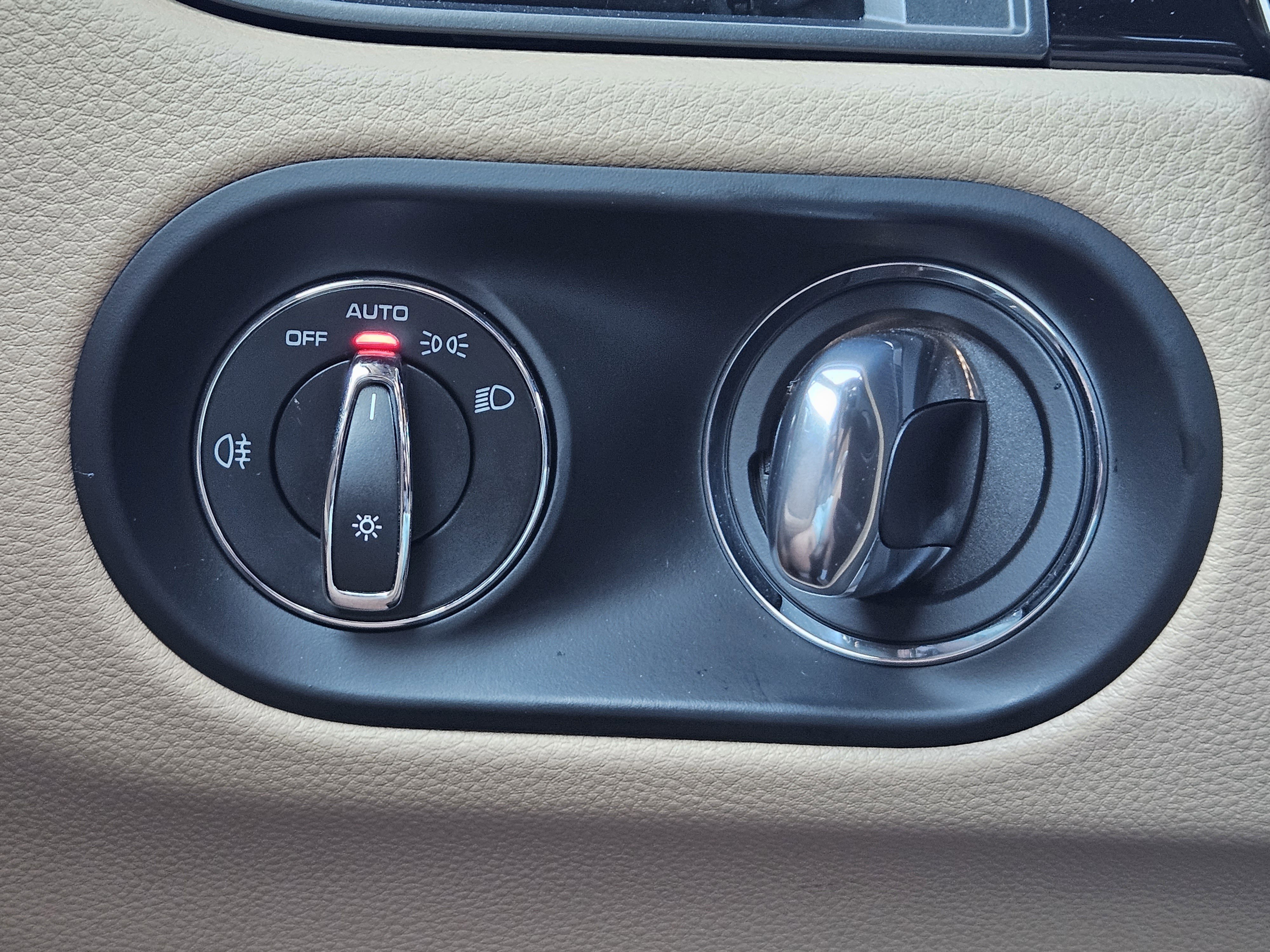 Certified 2026 Porsche Macan image 21