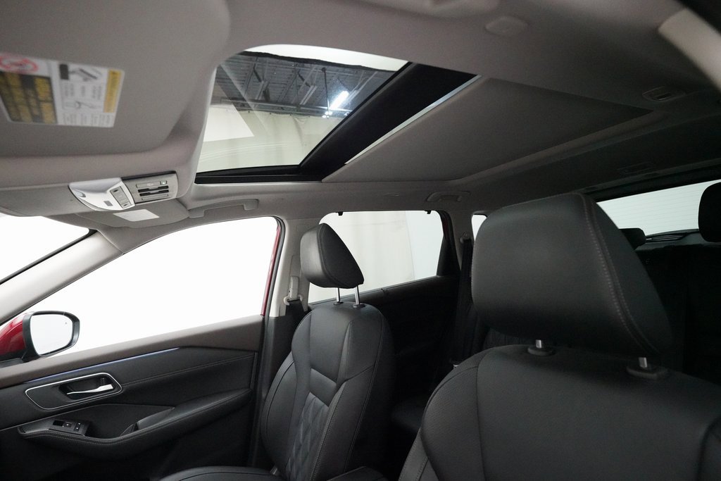 Used 2023 Nissan Rogue Platinum w/ Platinum Premium Package image 32