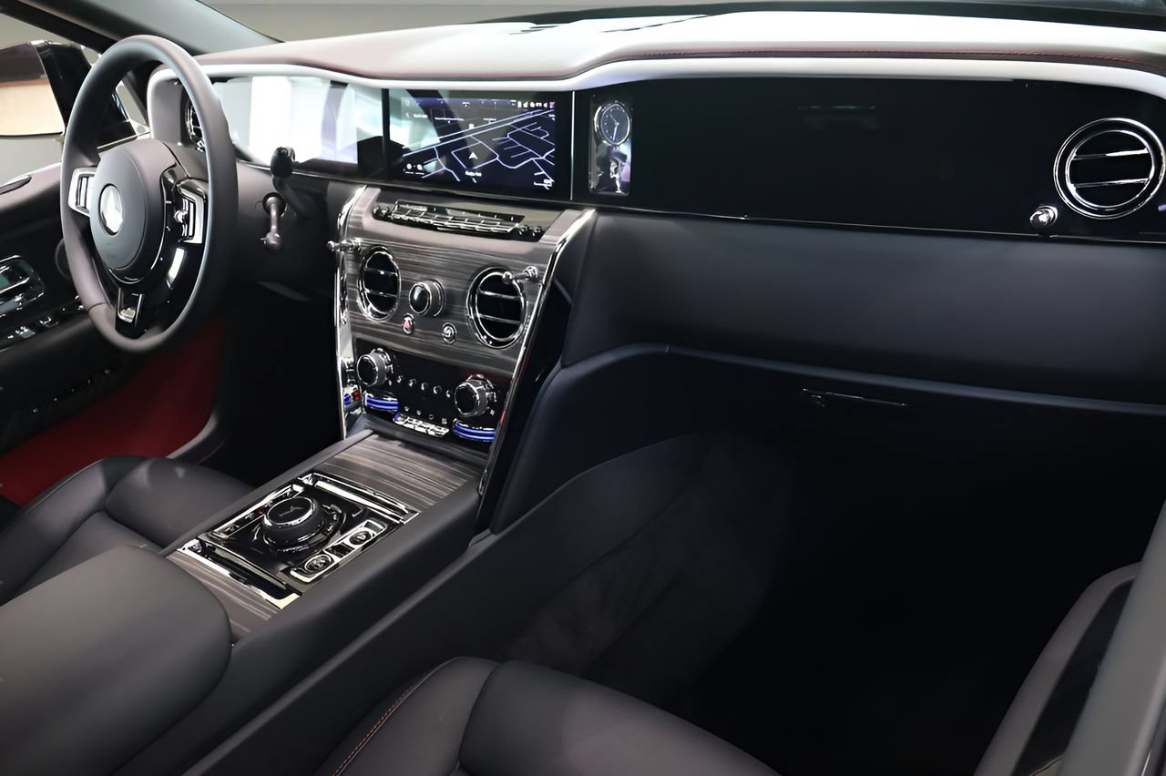 New 2026 Rolls-Royce Cullinan AWD/4WD image 26