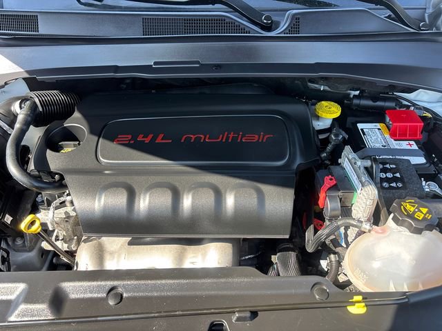Used 2022 Jeep Compass Trailhawk w/ Trailhawk Convenience Group AWD/4WD image 32