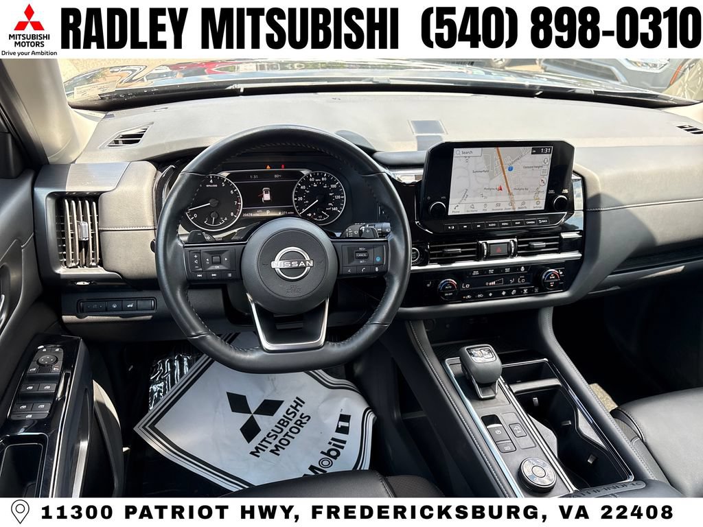 Used 2023 Nissan Pathfinder SL AWD/4WD image 13