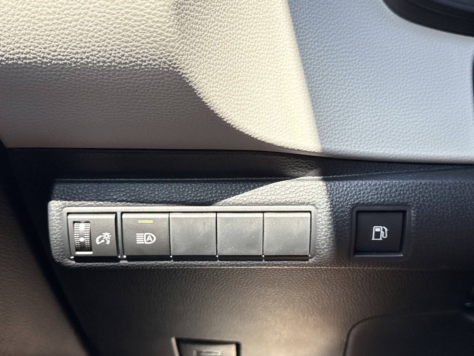 New 2025 Toyota Corolla LE image 16