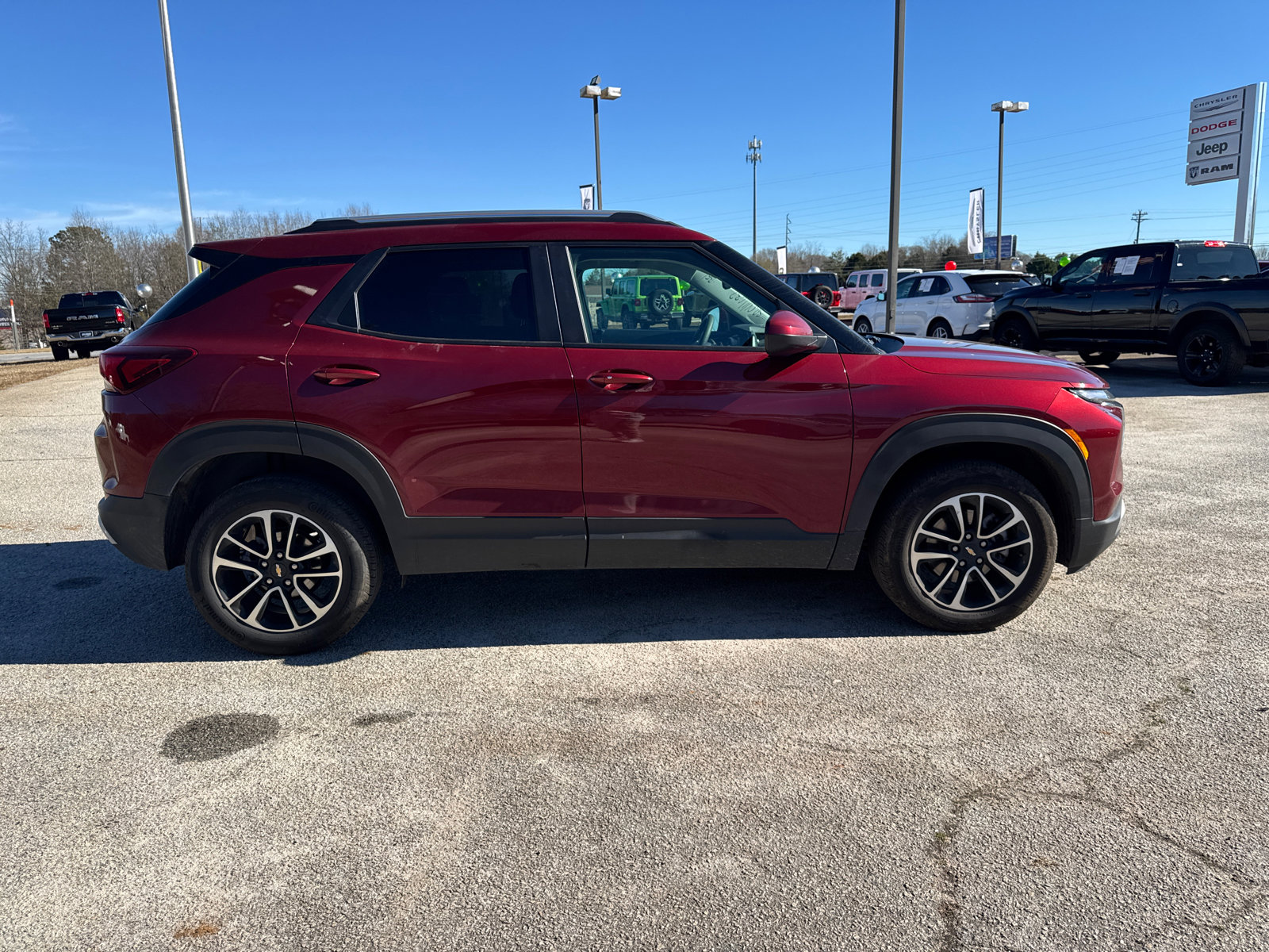 Used 2025 Chevrolet TrailBlazer LT image 4