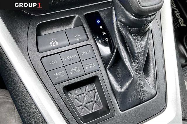 Certified 2020 Toyota RAV4 XLE w/ Convenience Package image 35