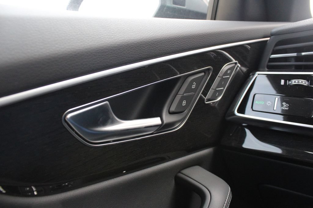New 2026 Audi Q8 Premium Plus AWD/4WD image 7