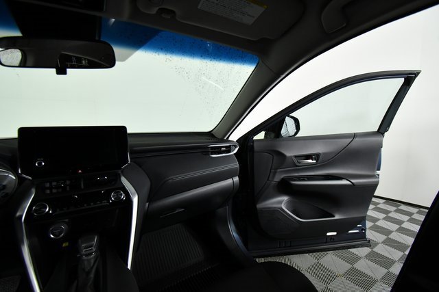 Used 2024 Toyota Venza LE image 20