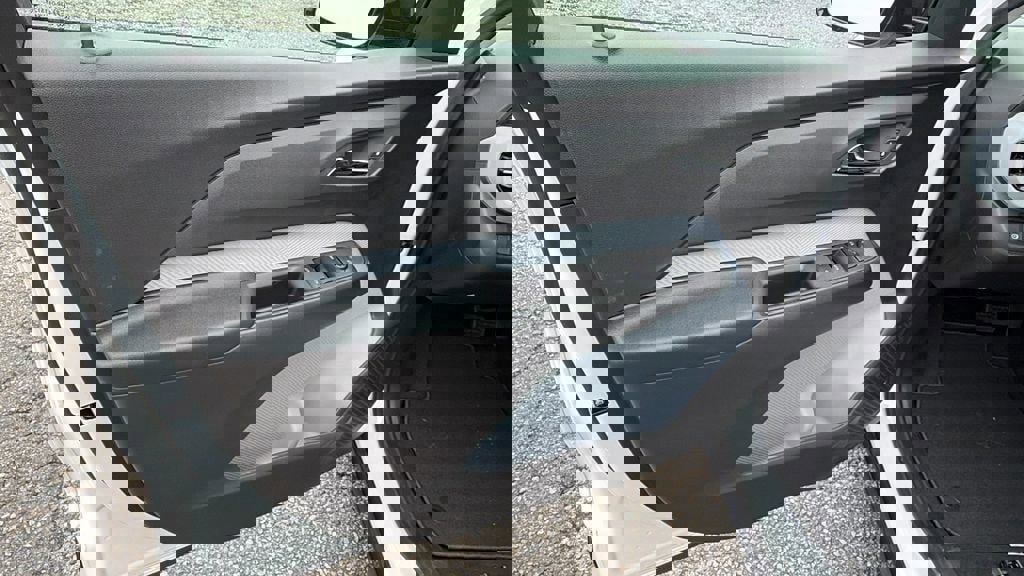 New 2027 Chevrolet Bolt LT w/ Comfort Package image 11