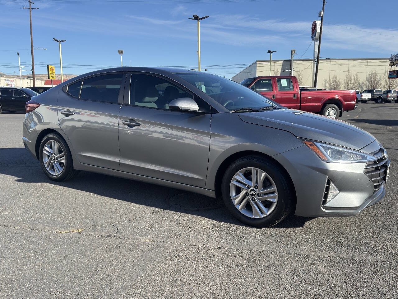Used 2019 Hyundai Elantra SEL image 2