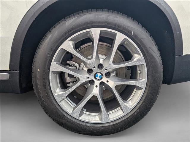 New 2026 BMW X5 xDrive50e image 10