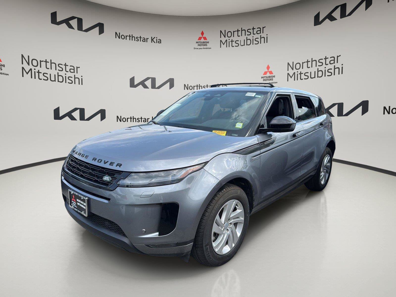 Used 2024 Land Rover Range Rover Evoque S AWD/4WD image 11