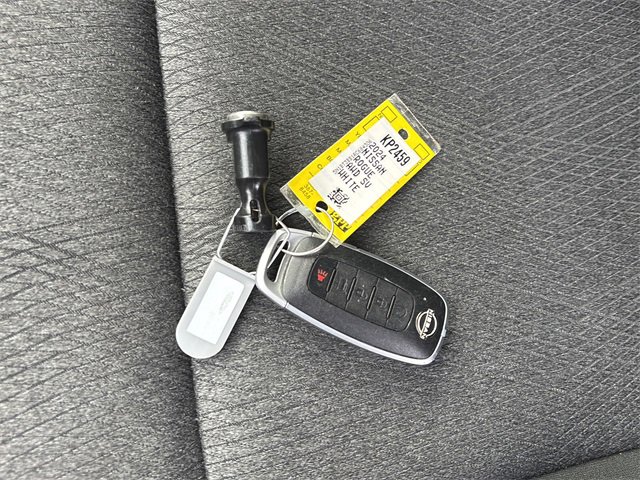 Used 2024 Nissan Rogue SV image 41