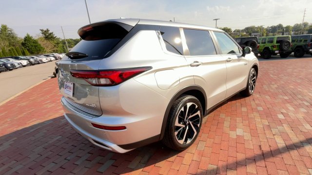 Used 2025 Mitsubishi Outlander SE AWD/4WD image 9