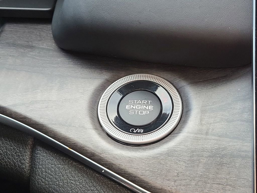 Used 2023 Jeep Grand Cherokee Overland image 17