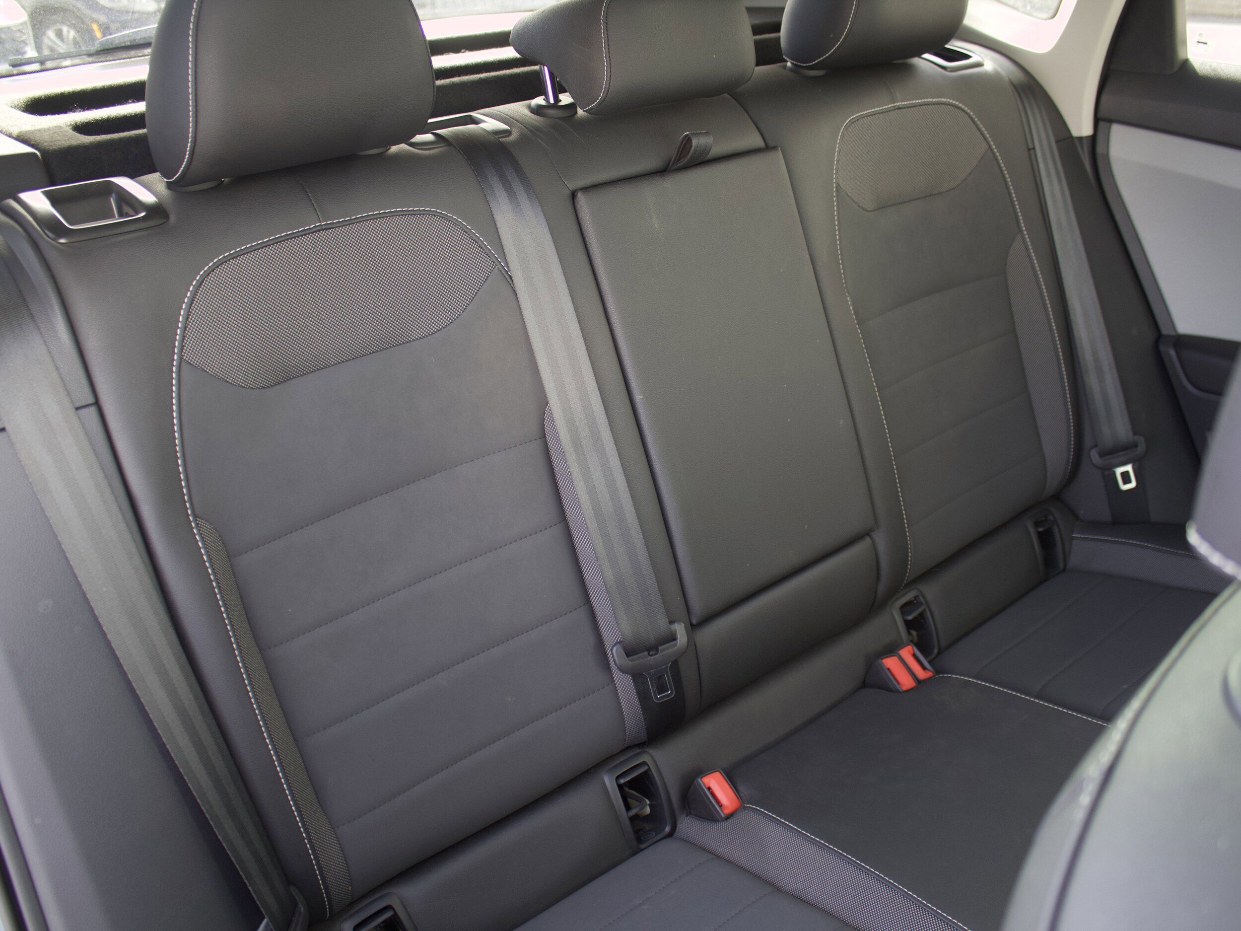 Used 2023 Volkswagen Taos SE w/ Panoramic Sunroof Package AWD/4WD image 33
