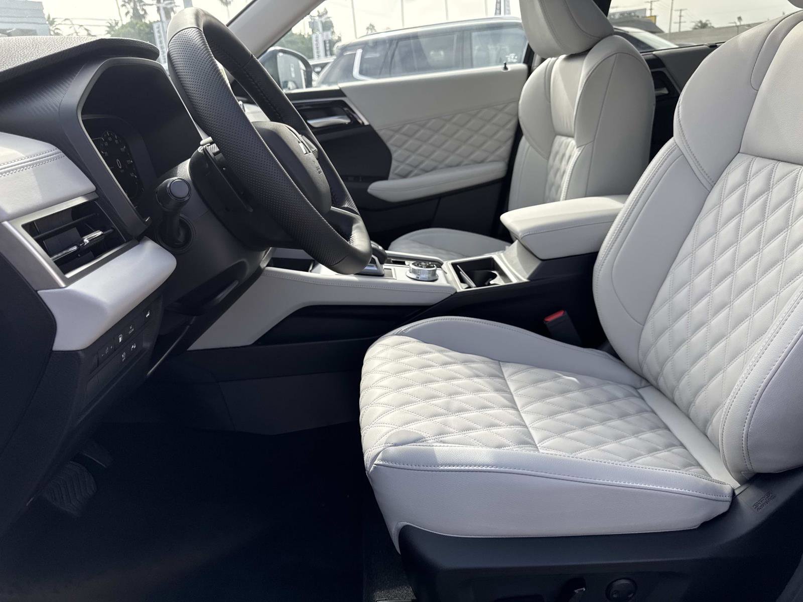 New 2025 Mitsubishi Outlander SEL image 17