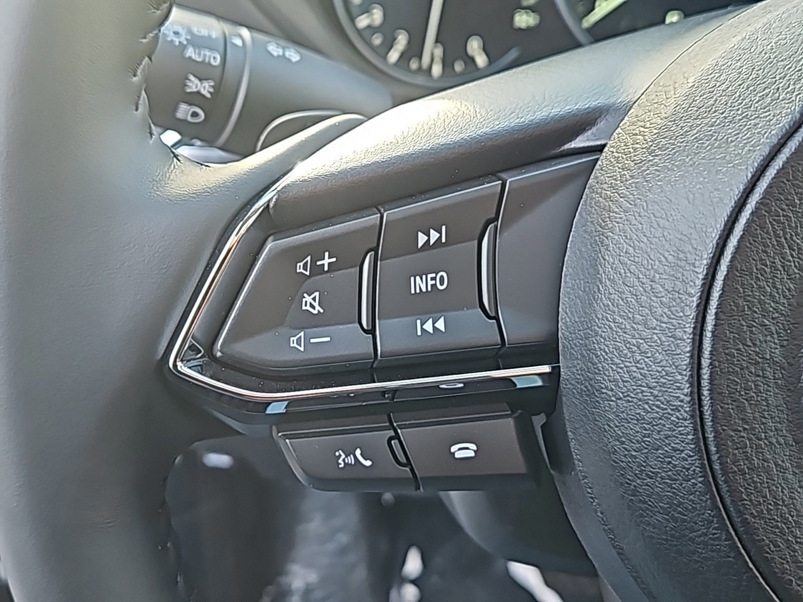 New 2025 MAZDA CX-5 AWD 2.5 S w/ Premium Plus Pkg image 16