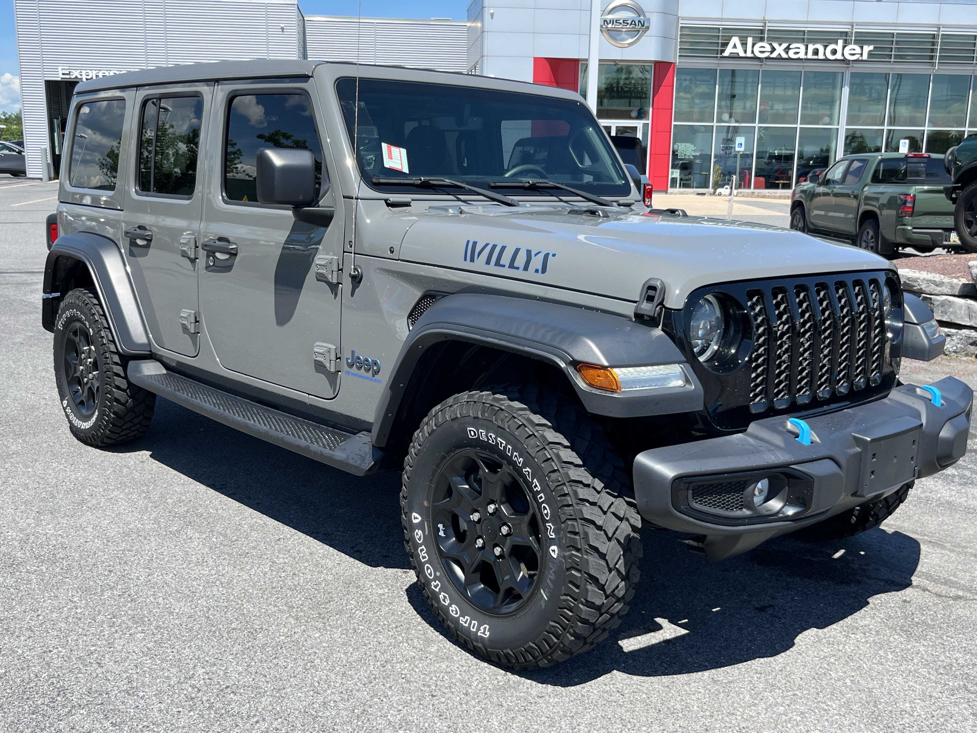 Used 2023 Jeep Wrangler Unlimited w/ Sun & Screen Package