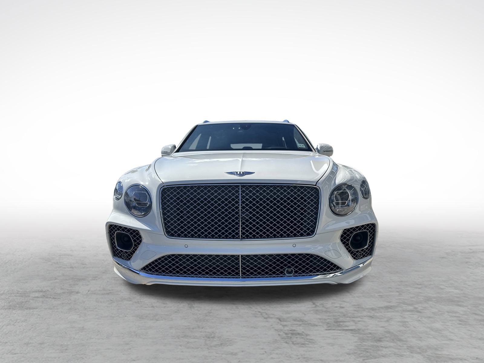 Used 2022 Bentley Bentayga image 2