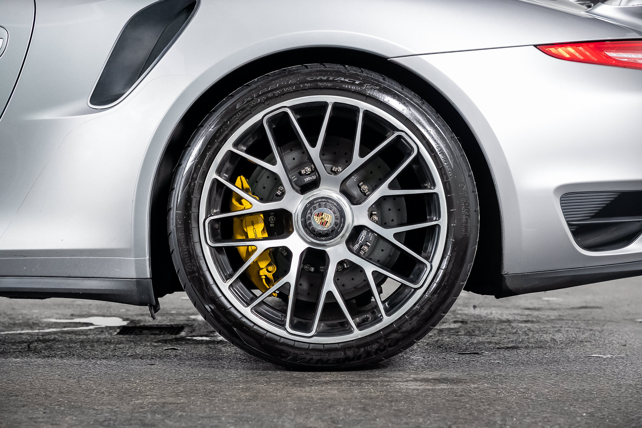Used 2014 Porsche 911 Turbo S AWD/4WD image 19