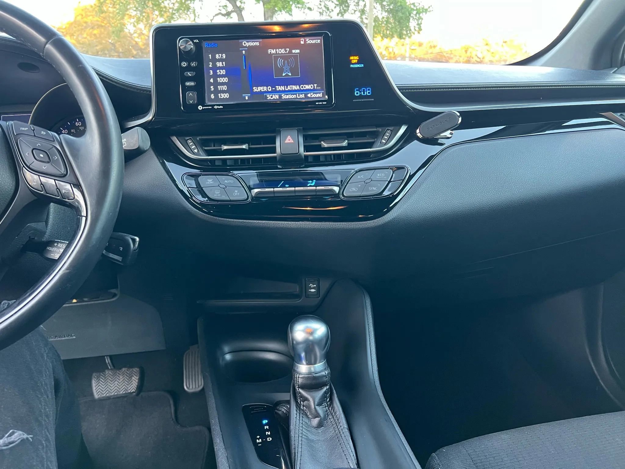 Used 2018 Toyota C-HR XLE image 10