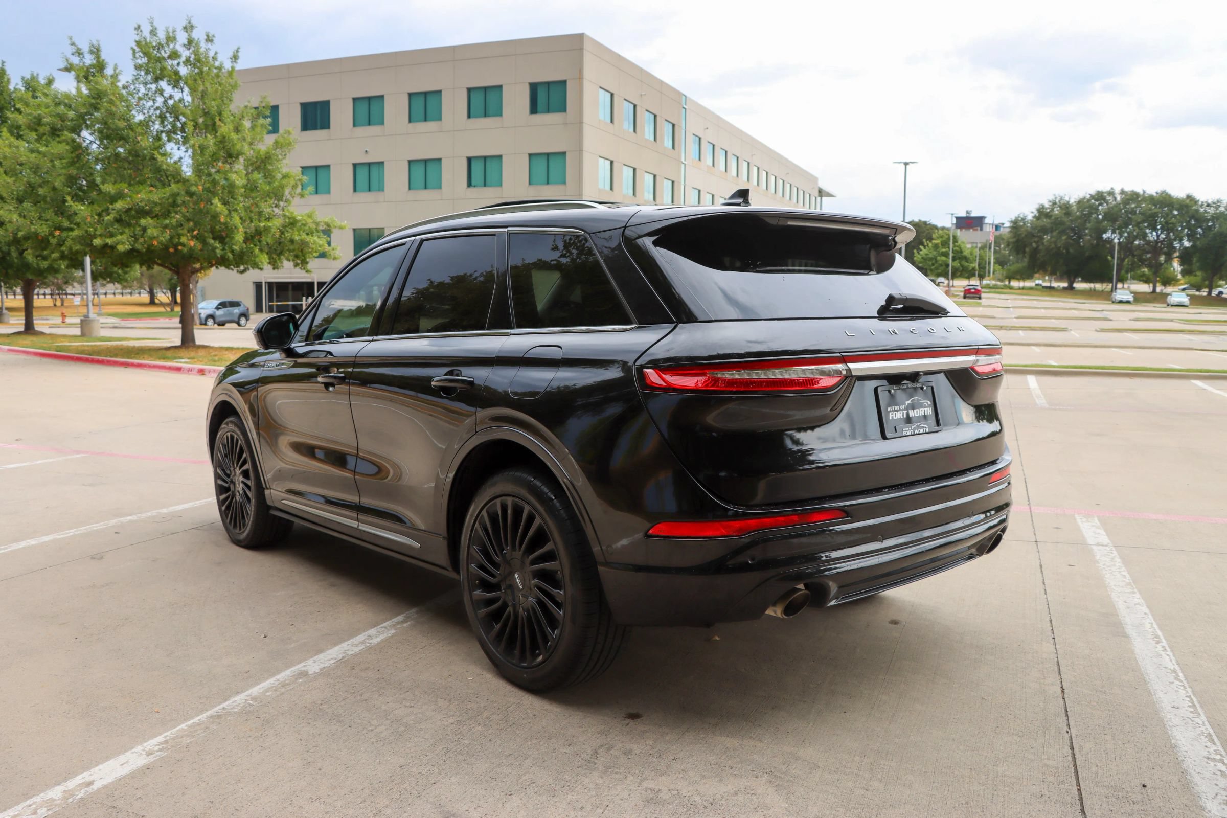 Used 2021 Lincoln Corsair Reserve w/ Equipment Group 201A FWD image 5
